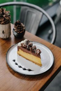 canva-slice-of-cake-on-plate--MAE7UNYb51Y